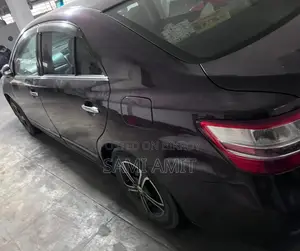 Toyota Premio F 2010