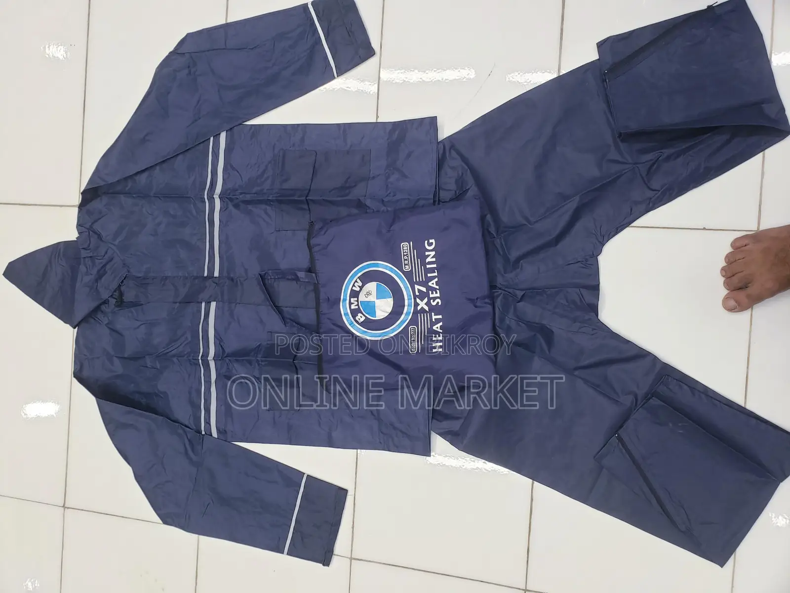 Raincoats sold directly from the factory with a 100% waterproof guarantee