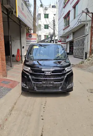 Toyota Noah PUSH start 2021