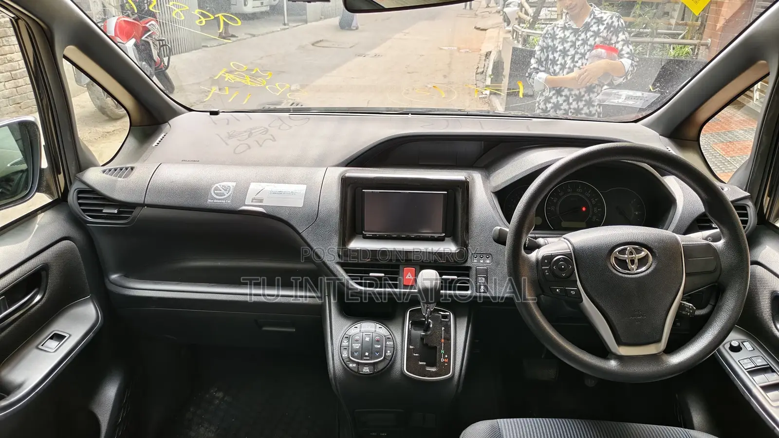 Toyota Noah PUSH start 2021