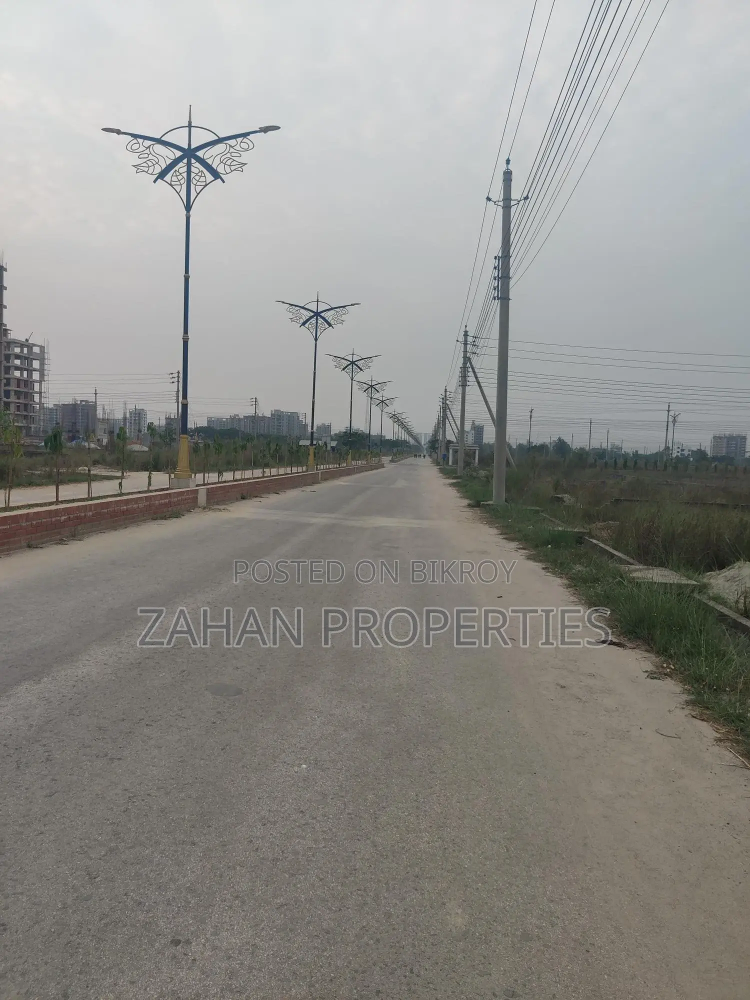 L Block 40 ft Road 03 kata South Face Plot Sell..Bashundhara