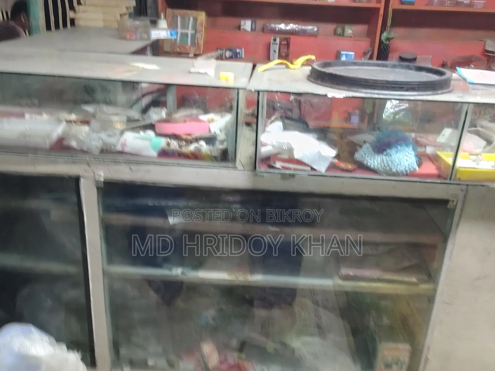 দোকানে মালামাল সহ র‍্যাক বিক্রয় হবে