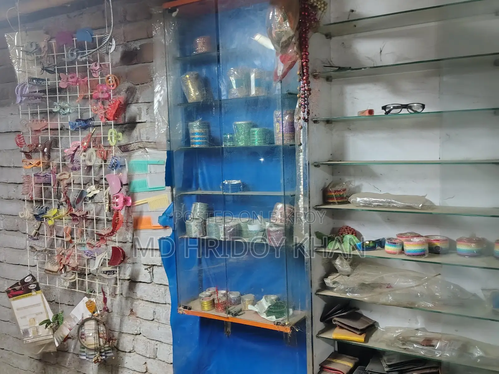 দোকানে মালামাল সহ র‍্যাক বিক্রয় হবে