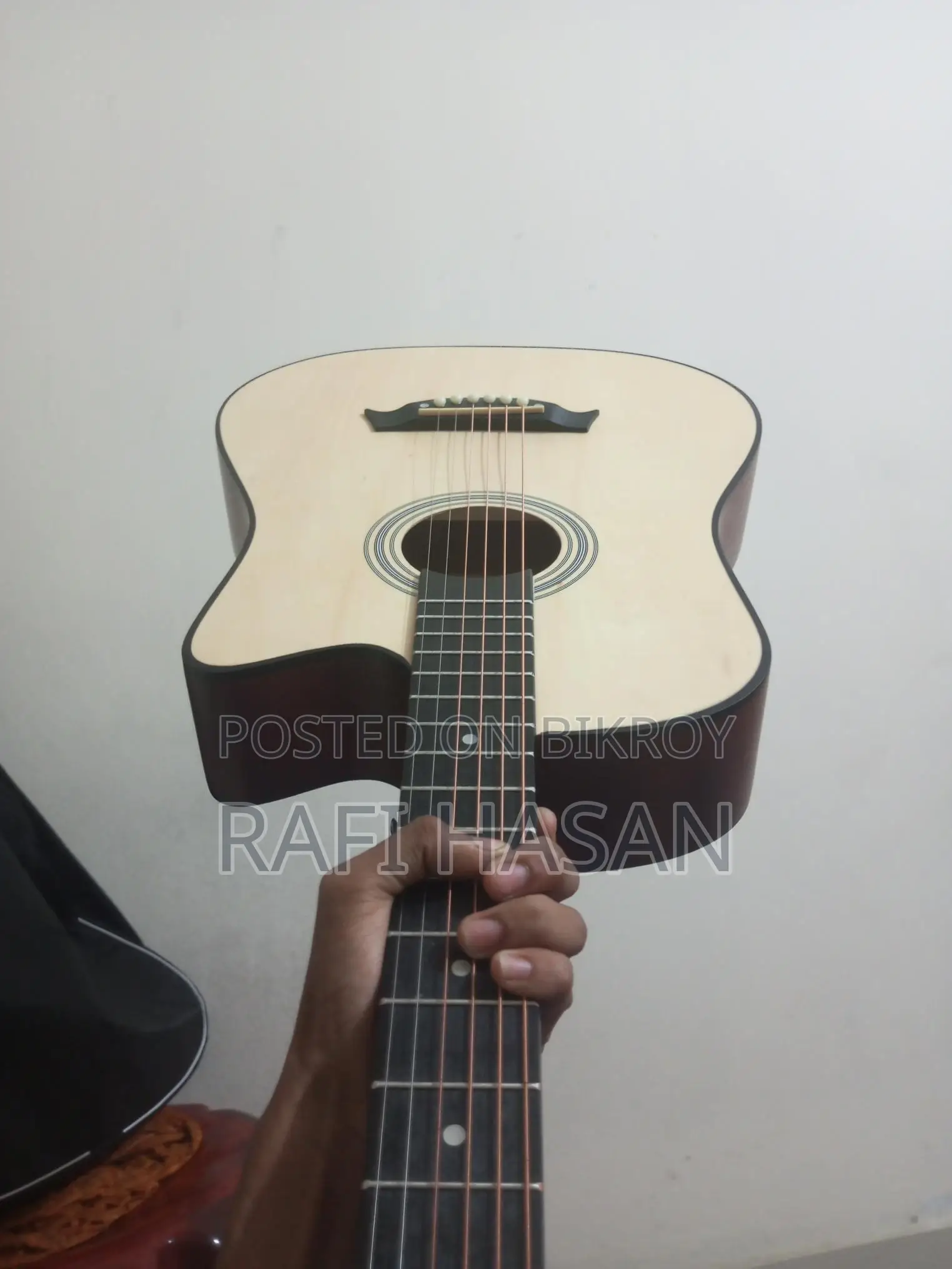 GUITAR FOR SALE
