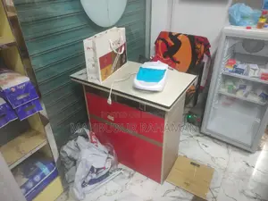 দোকানের সম্পুর্ন ডেকরেশন এবং আসবাব পত্র