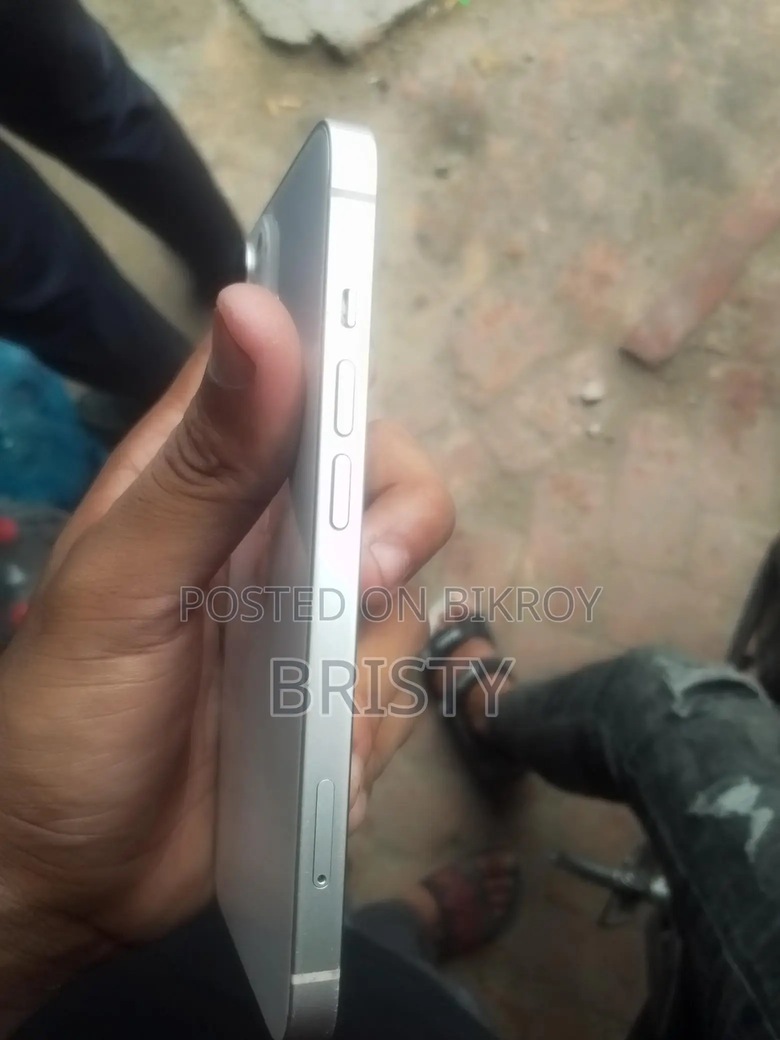 Apple iPhone 13 . (Used)