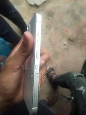 Apple iPhone 13 . (Used)