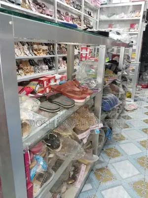 এলমনিয়াম শোকেস