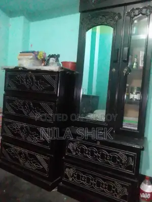 ড্রেসিং টেবিল