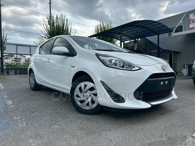 Toyota Aqua HYBRID 2021