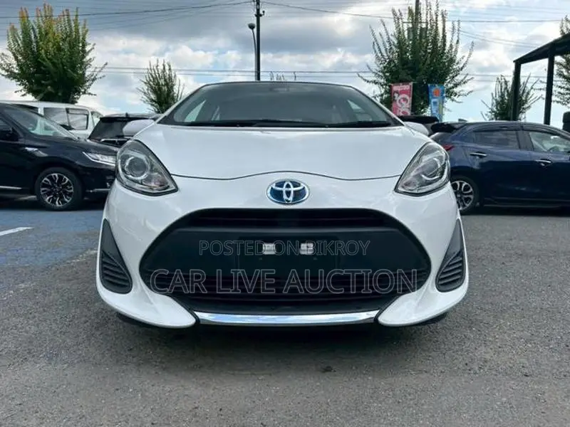 Toyota Aqua HYBRID 2021
