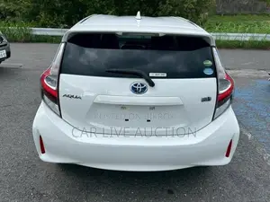 Toyota Aqua HYBRID 2021
