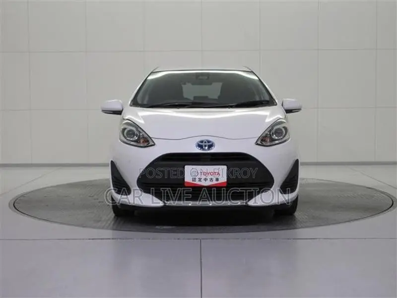 Toyota Aqua HYBRID 2021