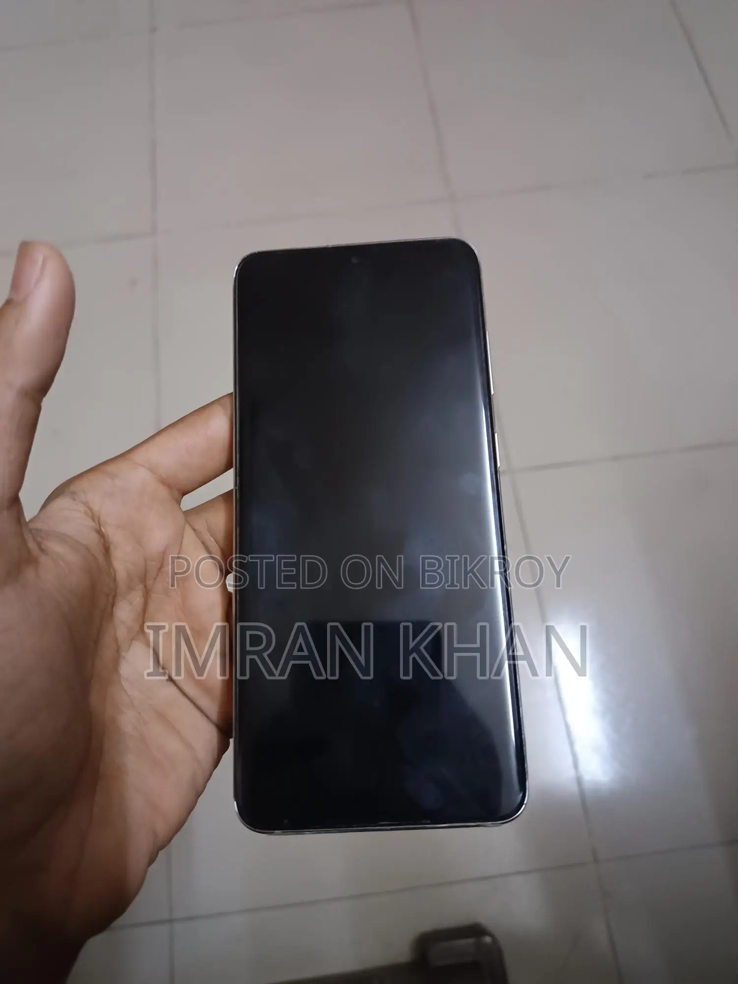Samsung Galaxy S20 . (Used)
