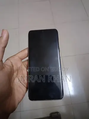 Samsung Galaxy S20 . (Used)