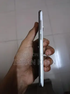 Samsung Galaxy S20 . (Used)