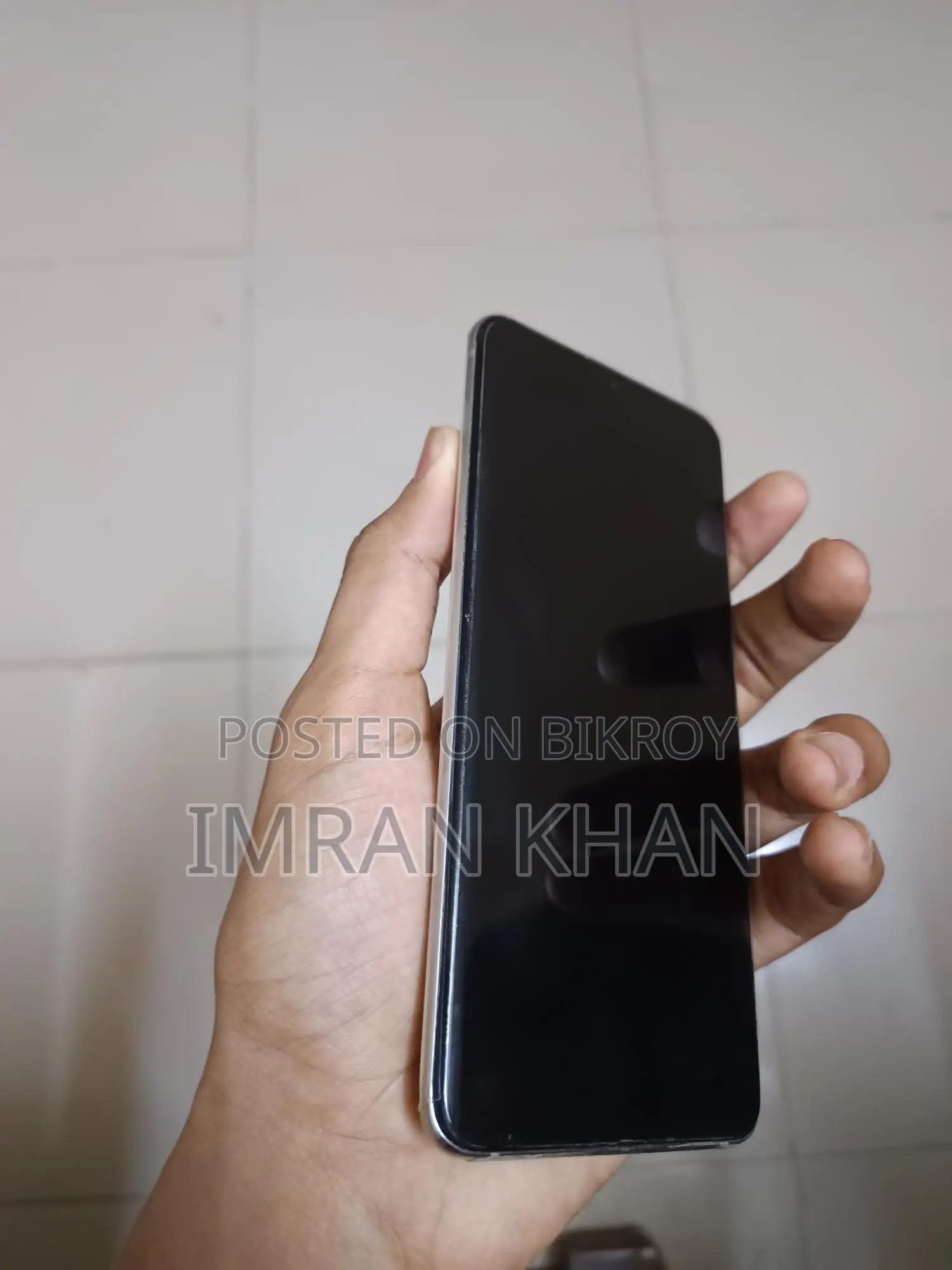 Samsung Galaxy S20 . (Used)