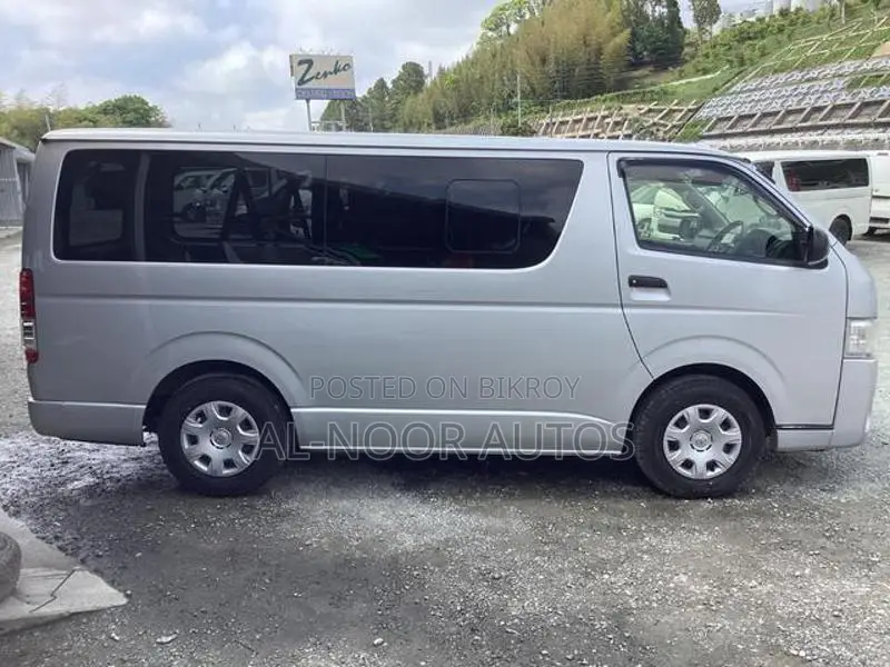 Toyota Hiace GL Dual AC key 2021