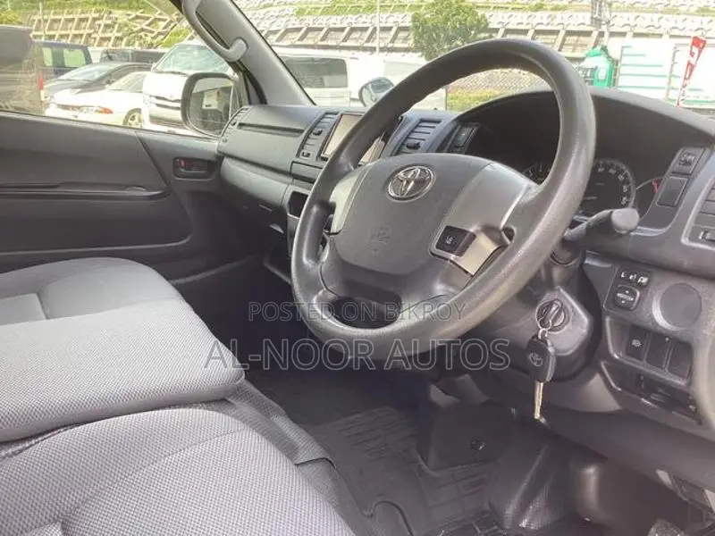 Toyota Hiace GL Dual AC key 2021
