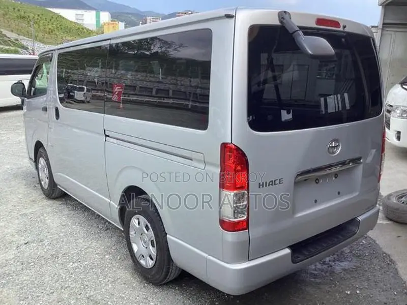 Toyota Hiace GL Dual AC key 2021