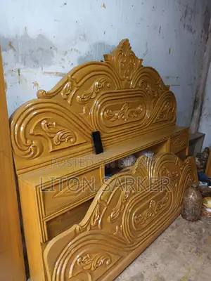 একাশী গাছের খাট,কেবিনেট।