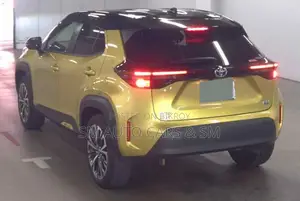 Toyota Yaris Cross Z Golden/Black 2Tone 2022