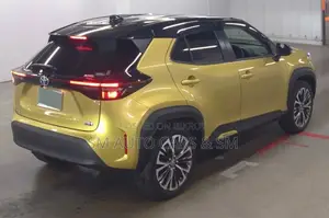 Toyota Yaris Cross Z Golden/Black 2Tone 2022