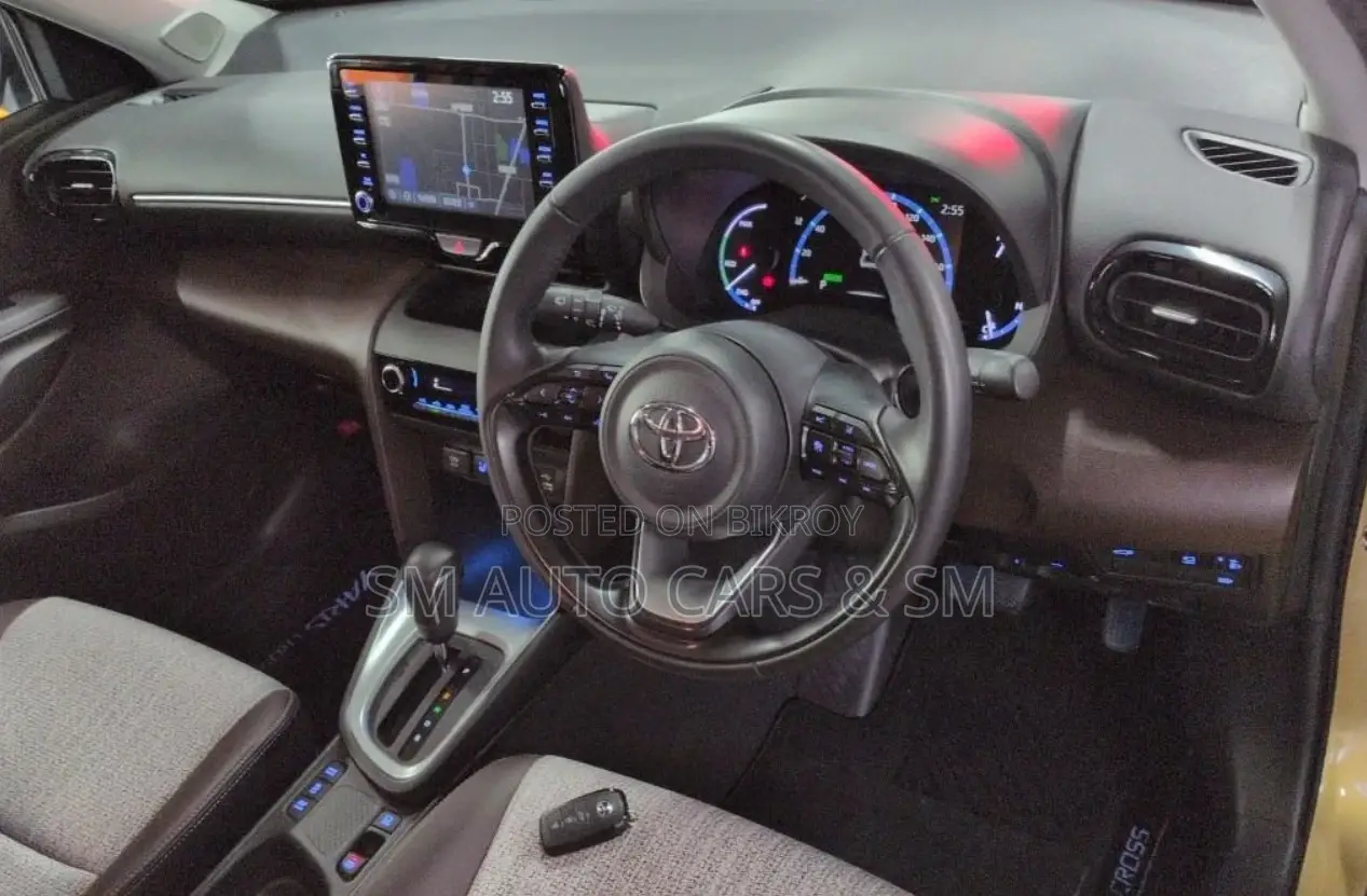 Toyota Yaris Cross Z Golden/Black 2Tone 2022