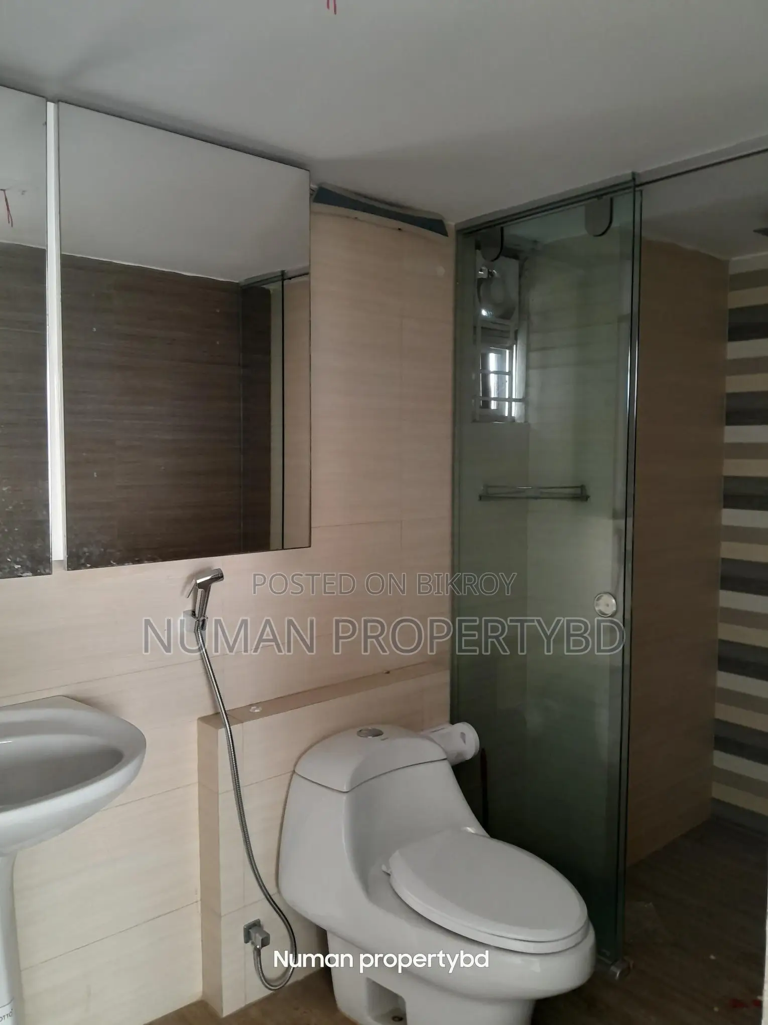4300sq Semi Furnished Duplex 5-bedroom Flat Rent