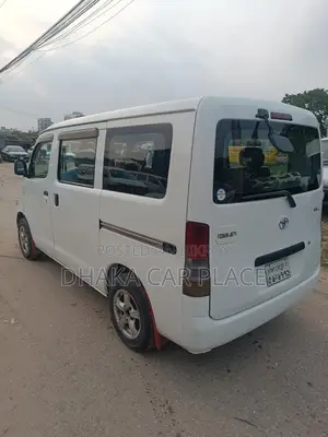 Toyota Noah S40 2011