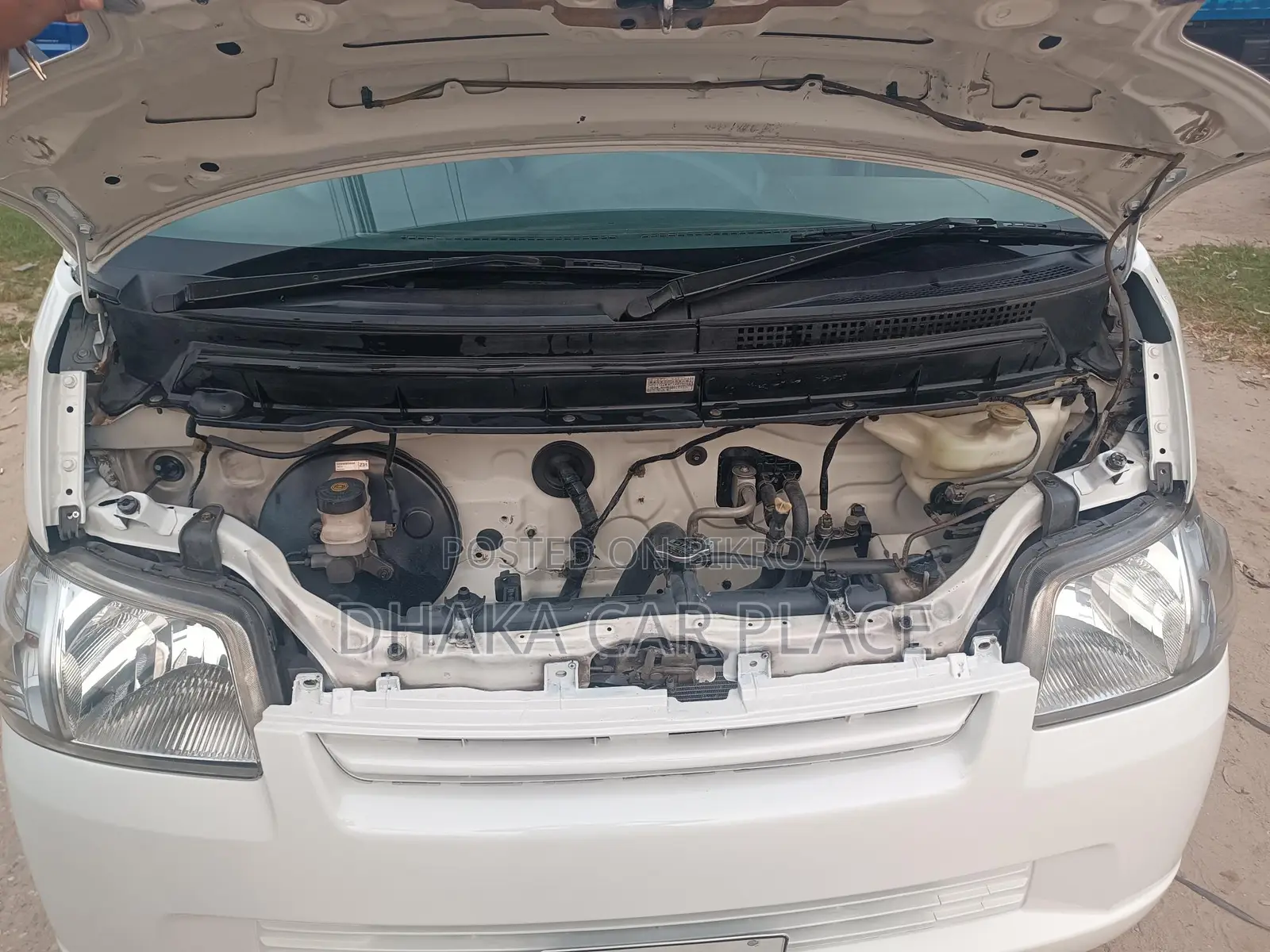 Toyota Noah S40 2011