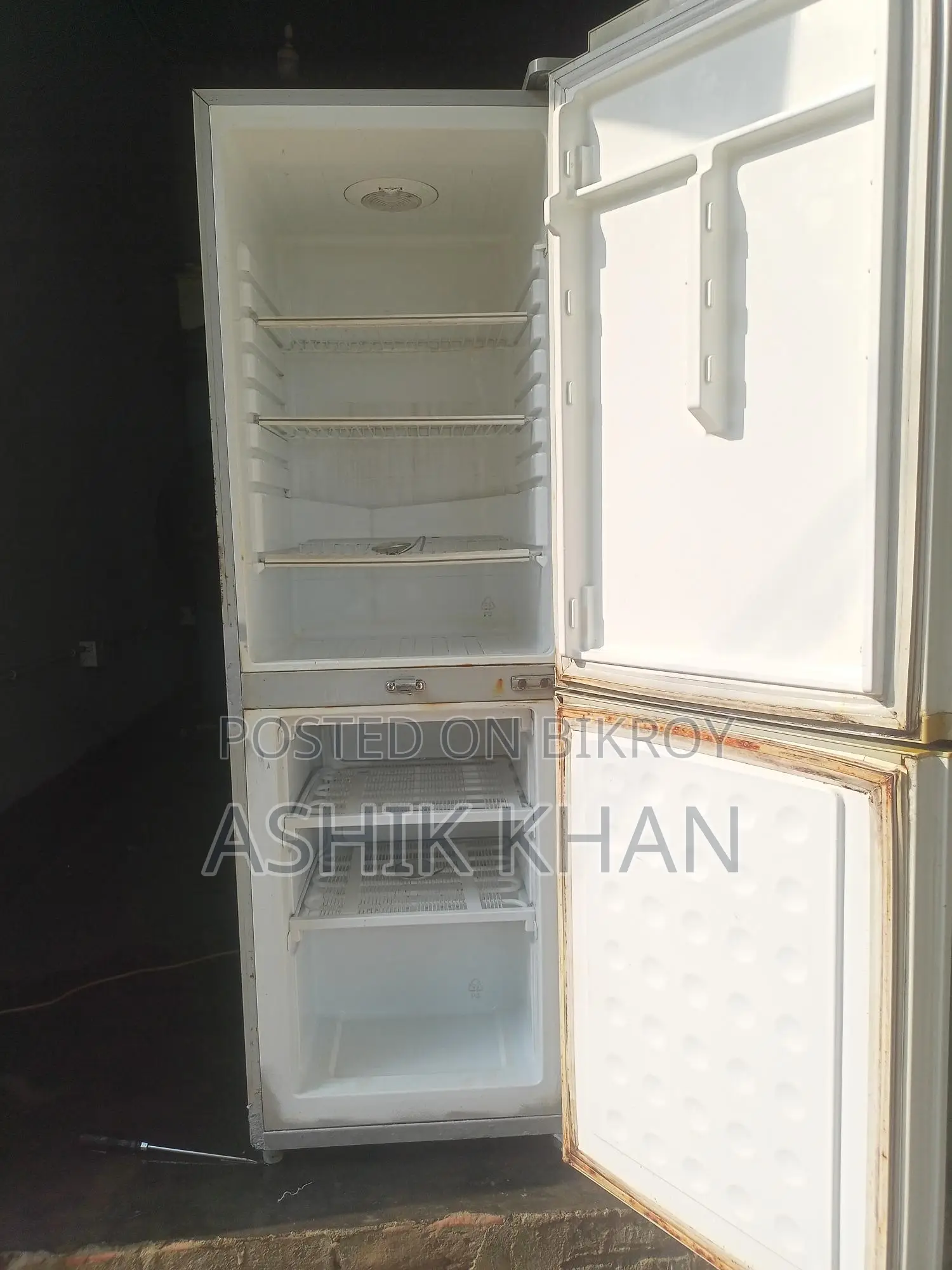 Singer Fridge