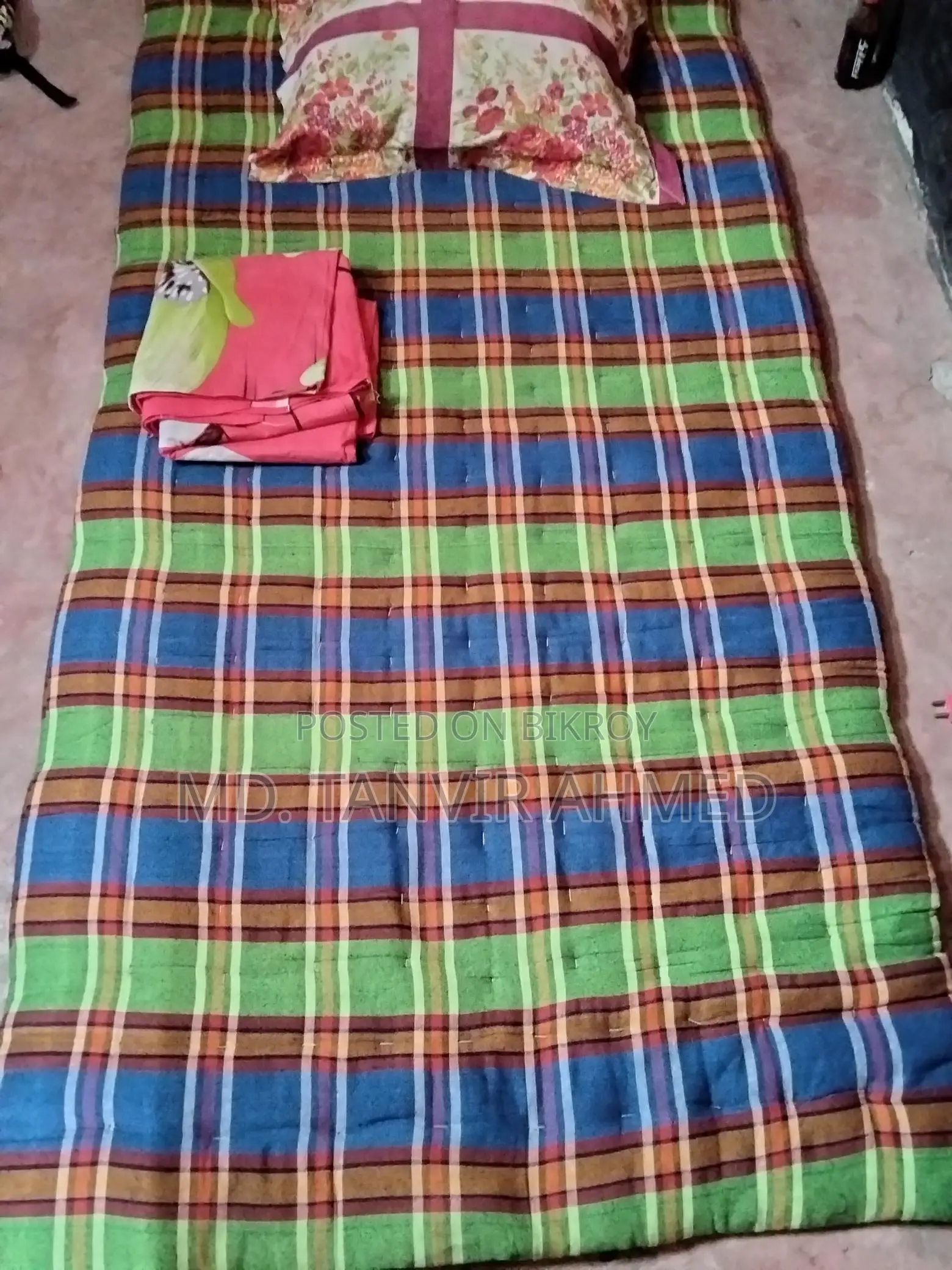 একটি তোশক বিক্রি হবে।