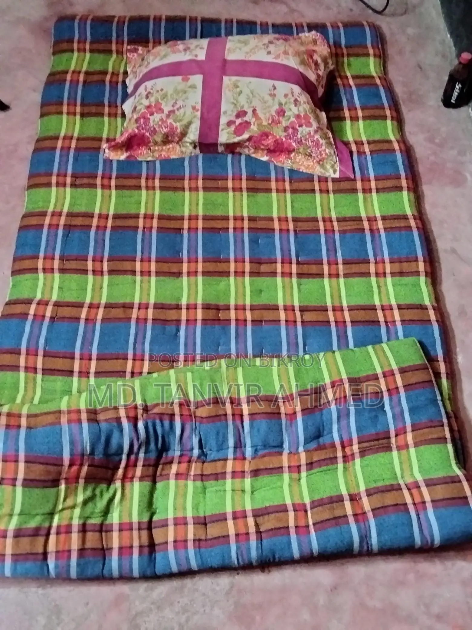 একটি তোশক বিক্রি হবে।