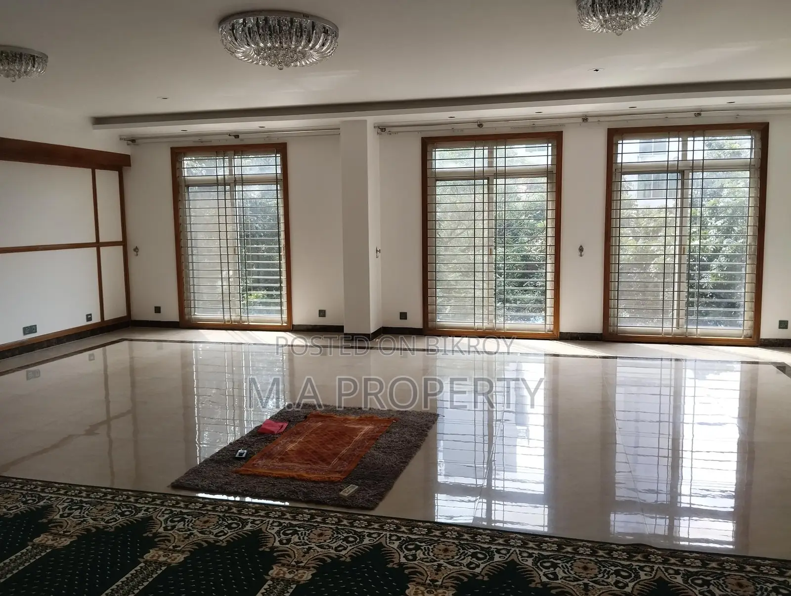 WELL DECORATED 5 BED SAMIFURNISHED FLAT RENT IN GULSHAN 2 MEDDLE