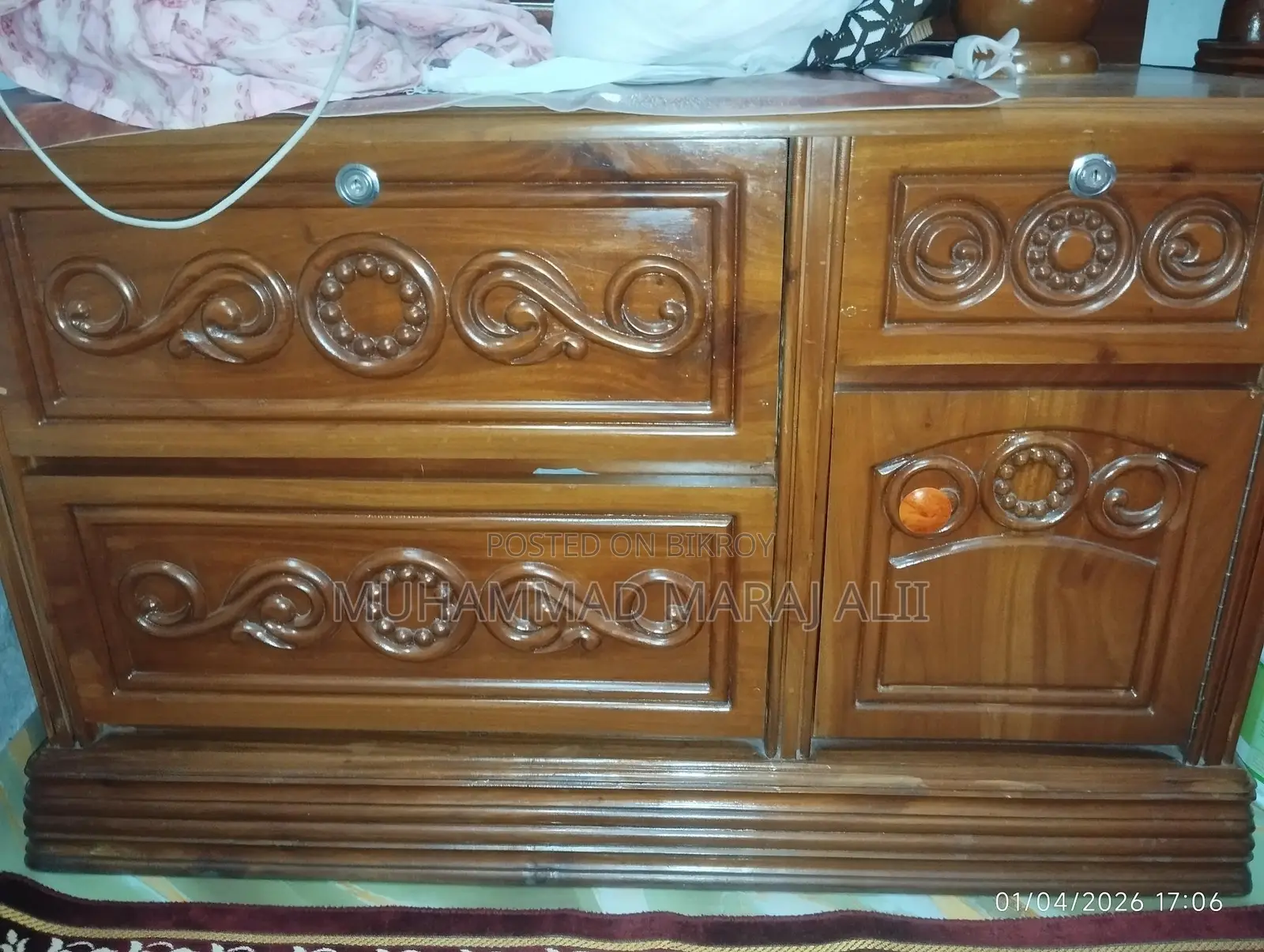 Dressing Table ড্রেসিং টেবিল