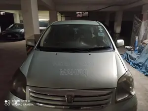 Toyota Raum 2004