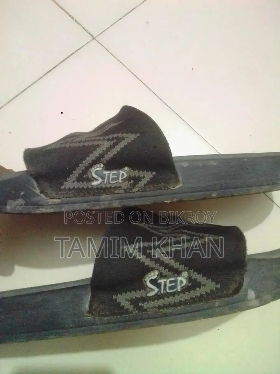 Step Sandal Slider in Good Condition