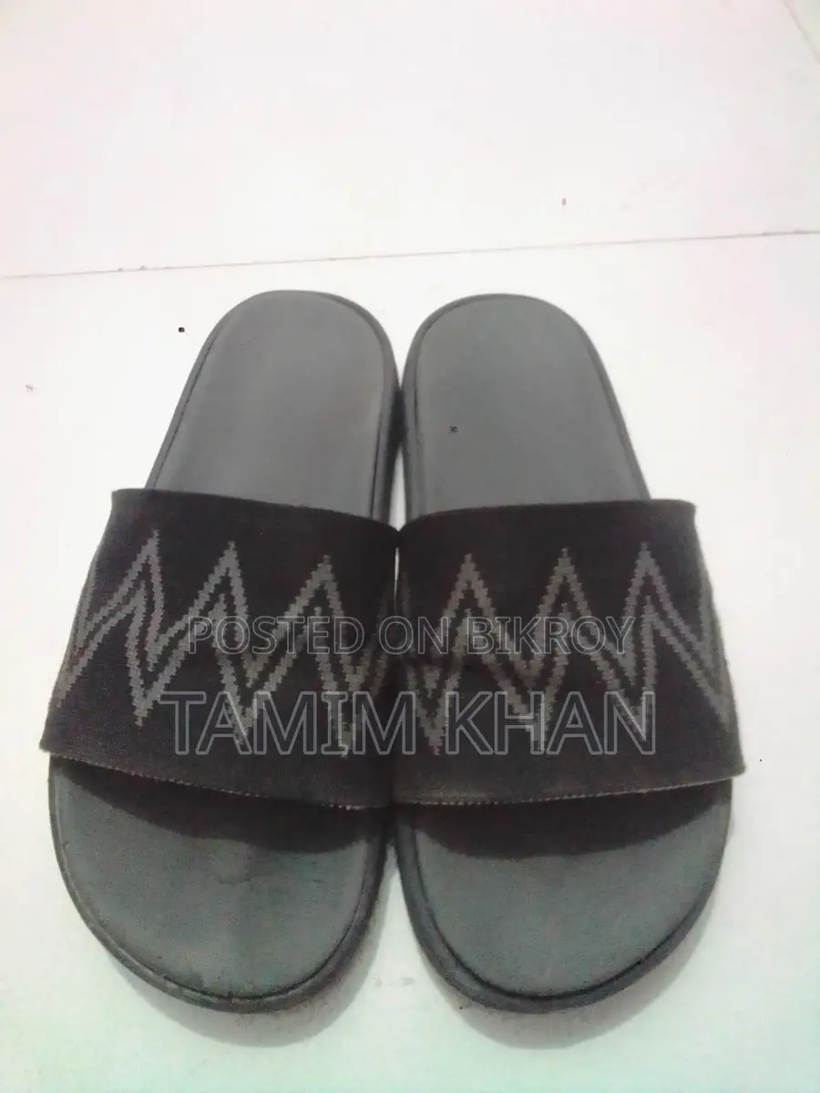 Step Sandal Slider in Good Condition