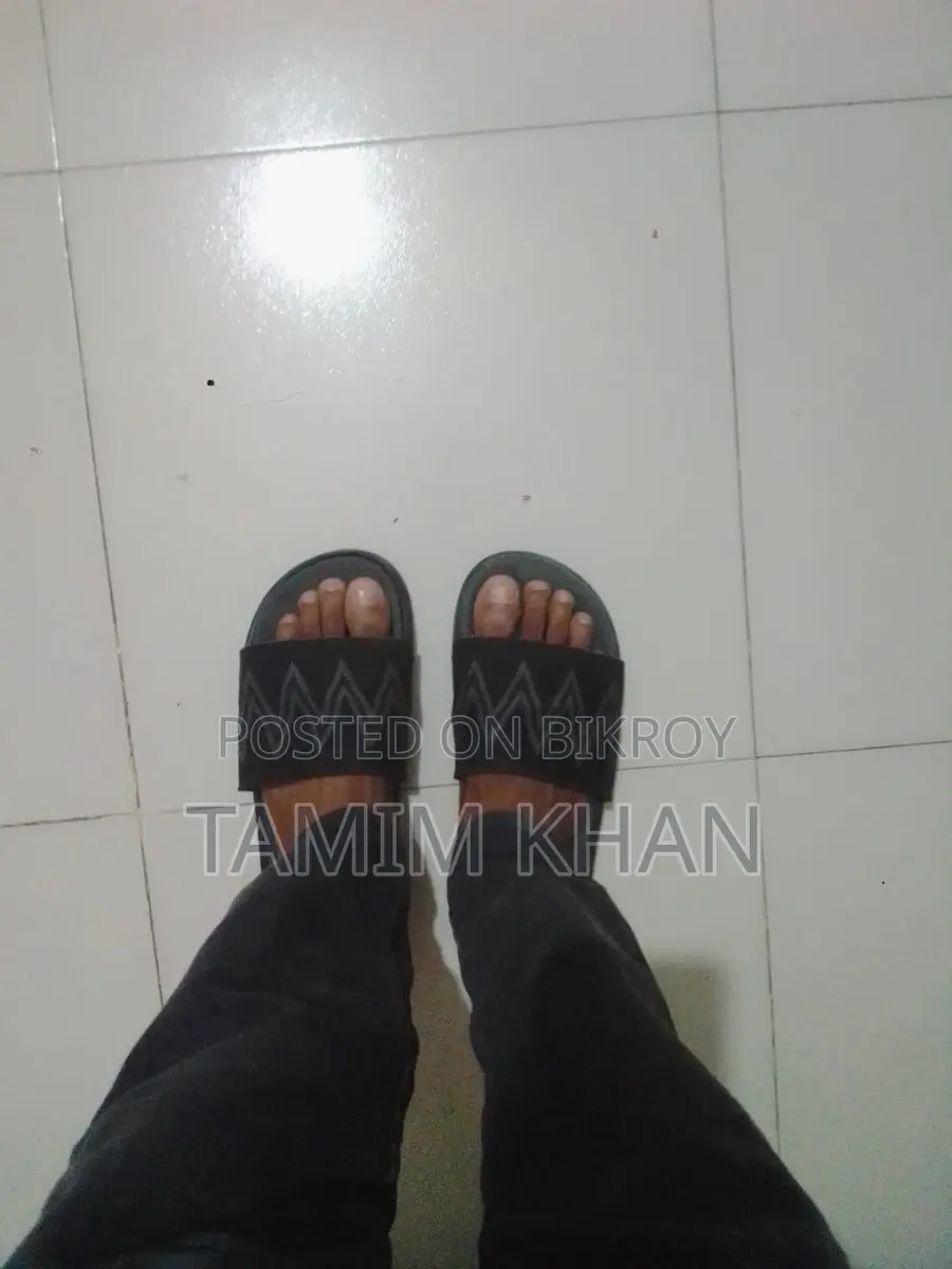 Step Sandal Slider in Good Condition