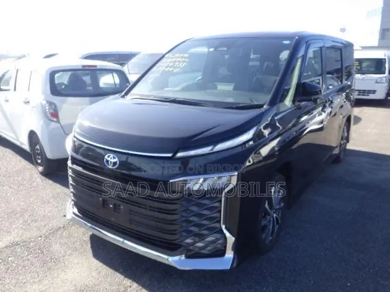 Toyota Voxy S -z 2022