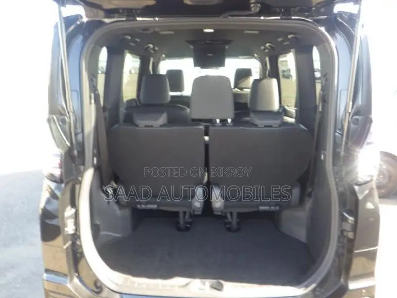 Toyota Voxy S -z 2022