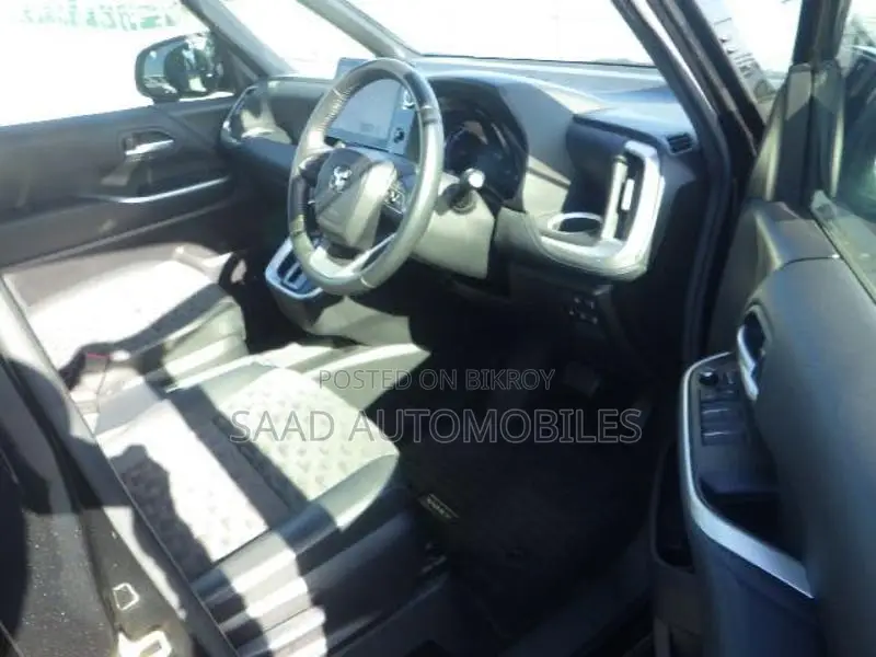 Toyota Voxy S -z 2022