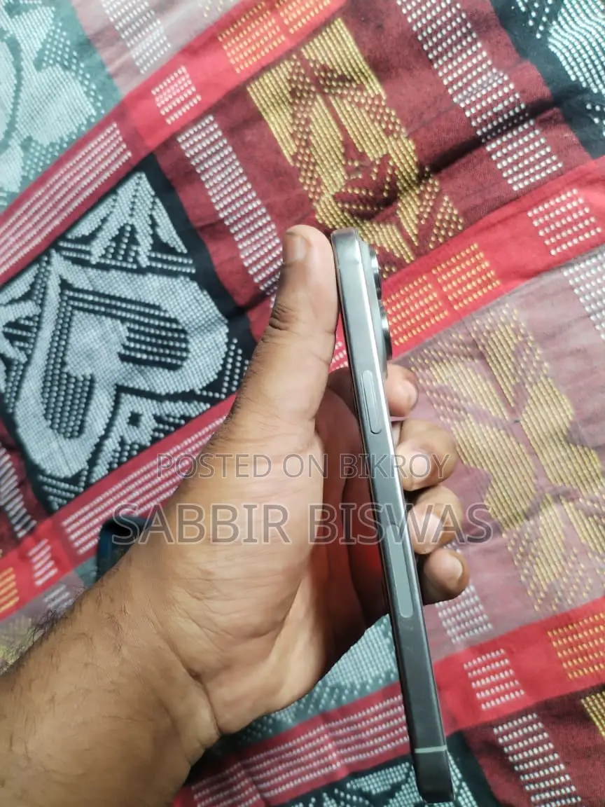 Apple iPhone 15 Pro Max Natural Titanium (Used)
