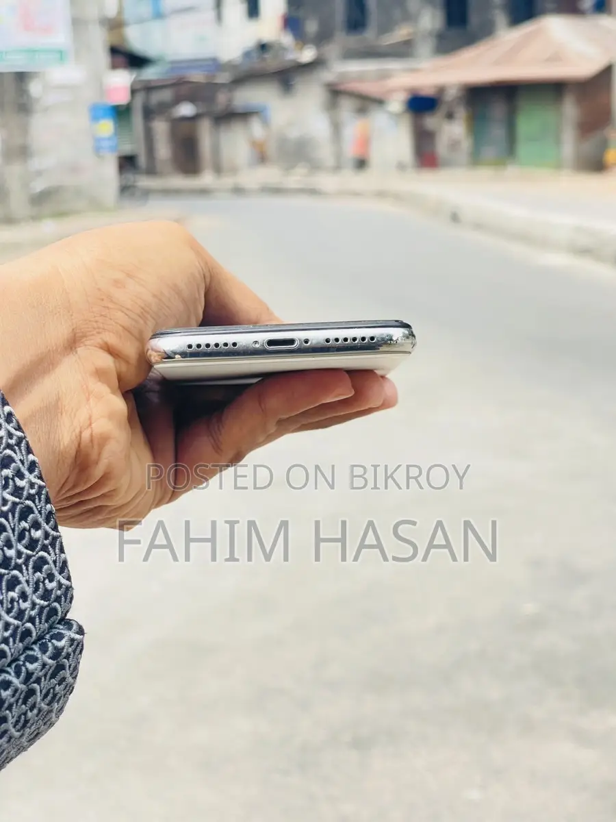 Apple iPhone X (Used)