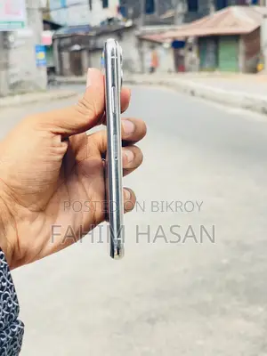 Apple iPhone X (Used)