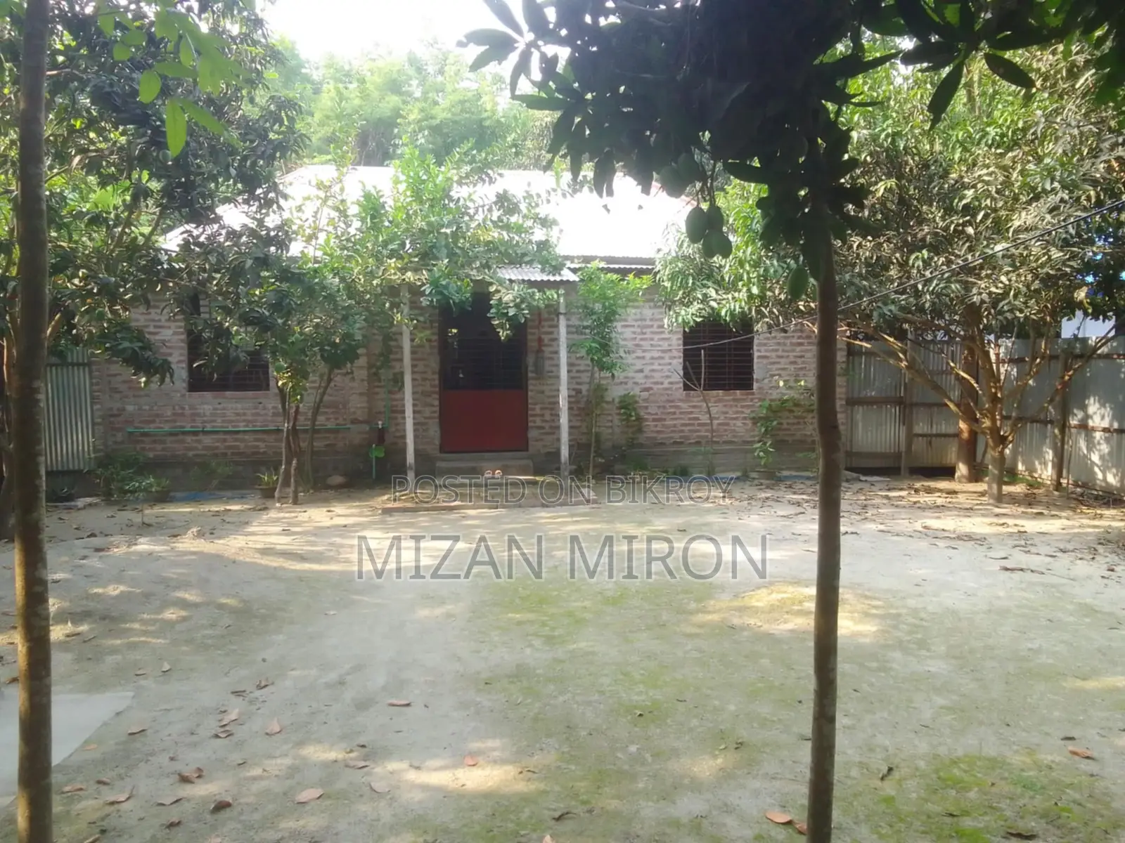 ফরিদপুর সদরে বাহিরদিয়া এলাকায় ১০ শতাংশ জমি বাড়িসহ বিক্রয় হবে৷