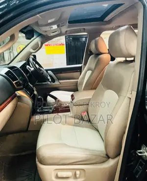 Toyota Land Cruiser V8 VX 2014