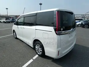 টয়োটা নোয়াহ জি পার্ল ৩.৫ পয়েন্ট ২০২০