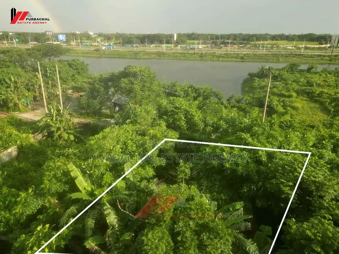 Lake View, South Facing, 10 Katha In Sec 21